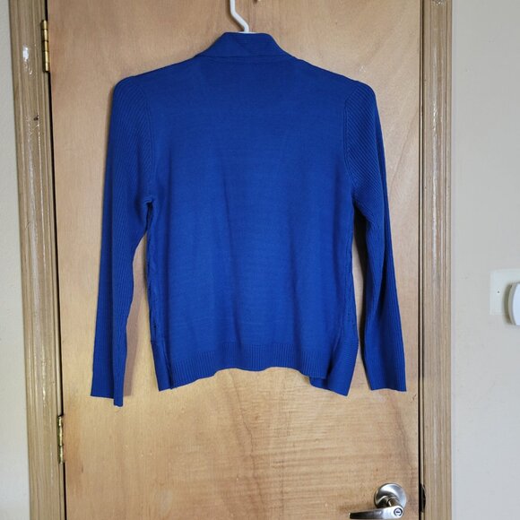 Sara Morgan M Blue Sweater and Shirt Combo - Picture 7 of 7